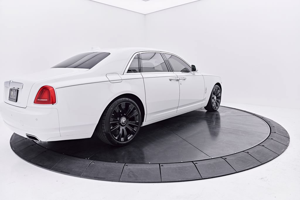 Used 2018 Rolls-Royce Ghost RWD image 17