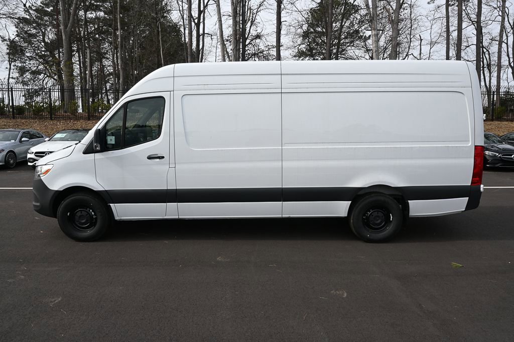 Used 2025 Mercedes-Benz Sprinter 2500 image 3