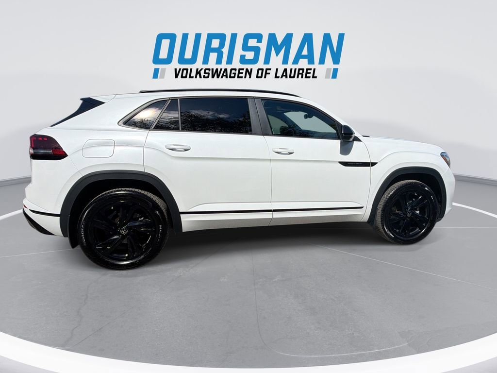 Used 2025 Volkswagen Atlas Cross Sport SEL R-Line AWD/4WD image 9