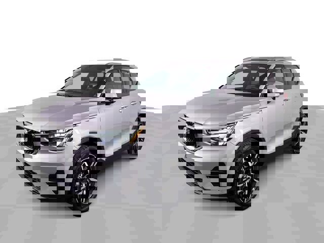 Used 2023 Volvo XC40 B5 Core image 9