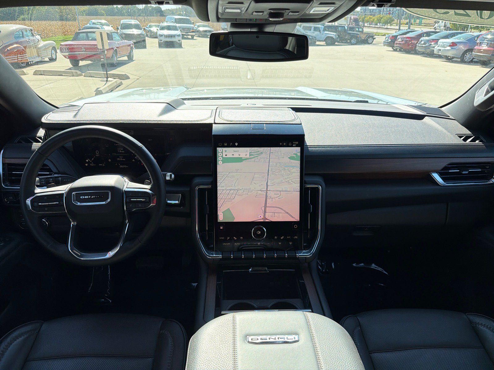 Used 2025 GMC Yukon XL Denali AWD/4WD image 27