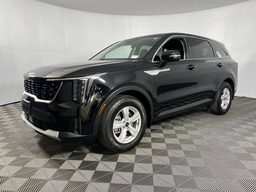 Used 2024 Kia Sorento LX image 3