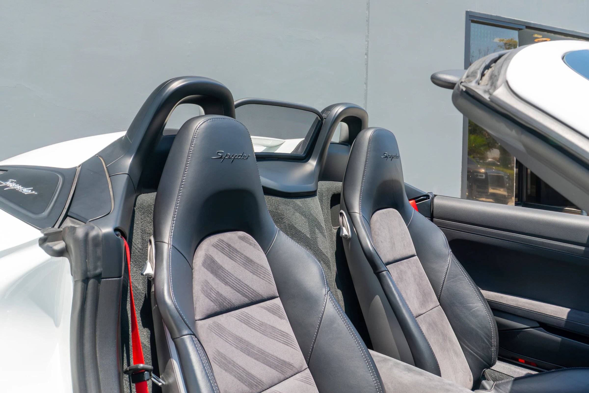 Used 2016 Porsche Boxster Spyder RWD image 14