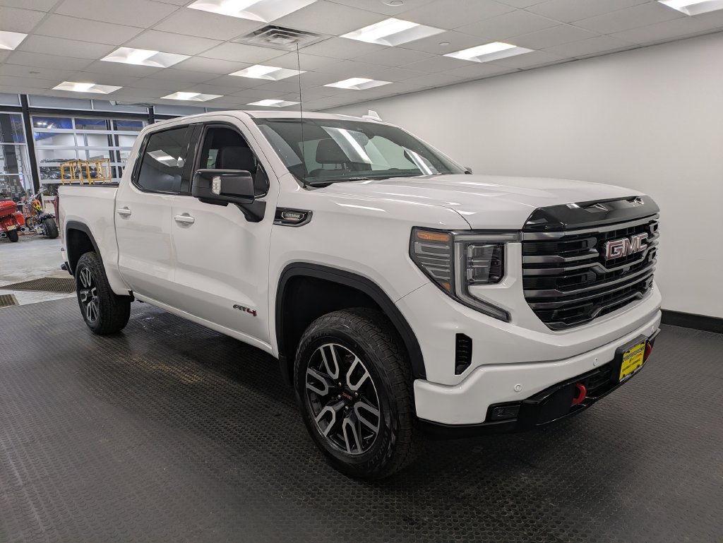Used 2025 GMC Sierra 1500 AT4 w/ Technology Package AWD/4WD image 3