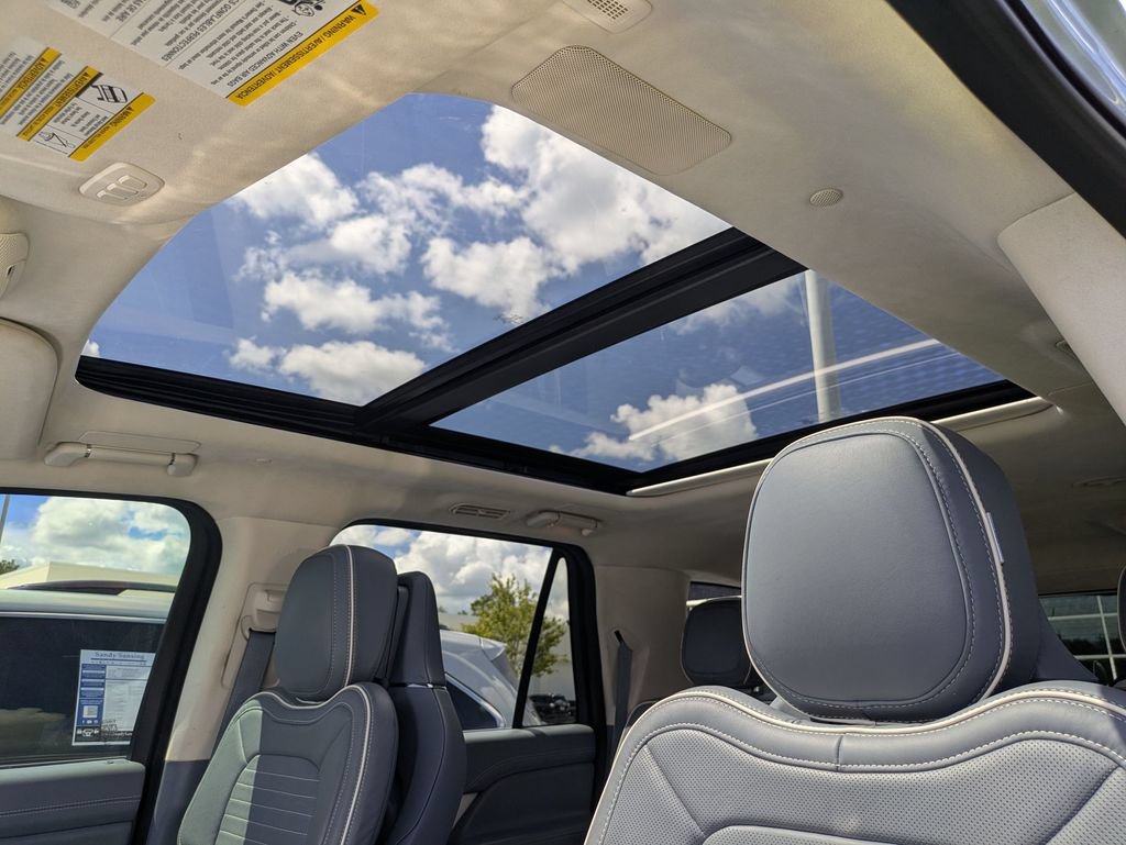 Used 2023 Lincoln Navigator L Black Label AWD/4WD image 13