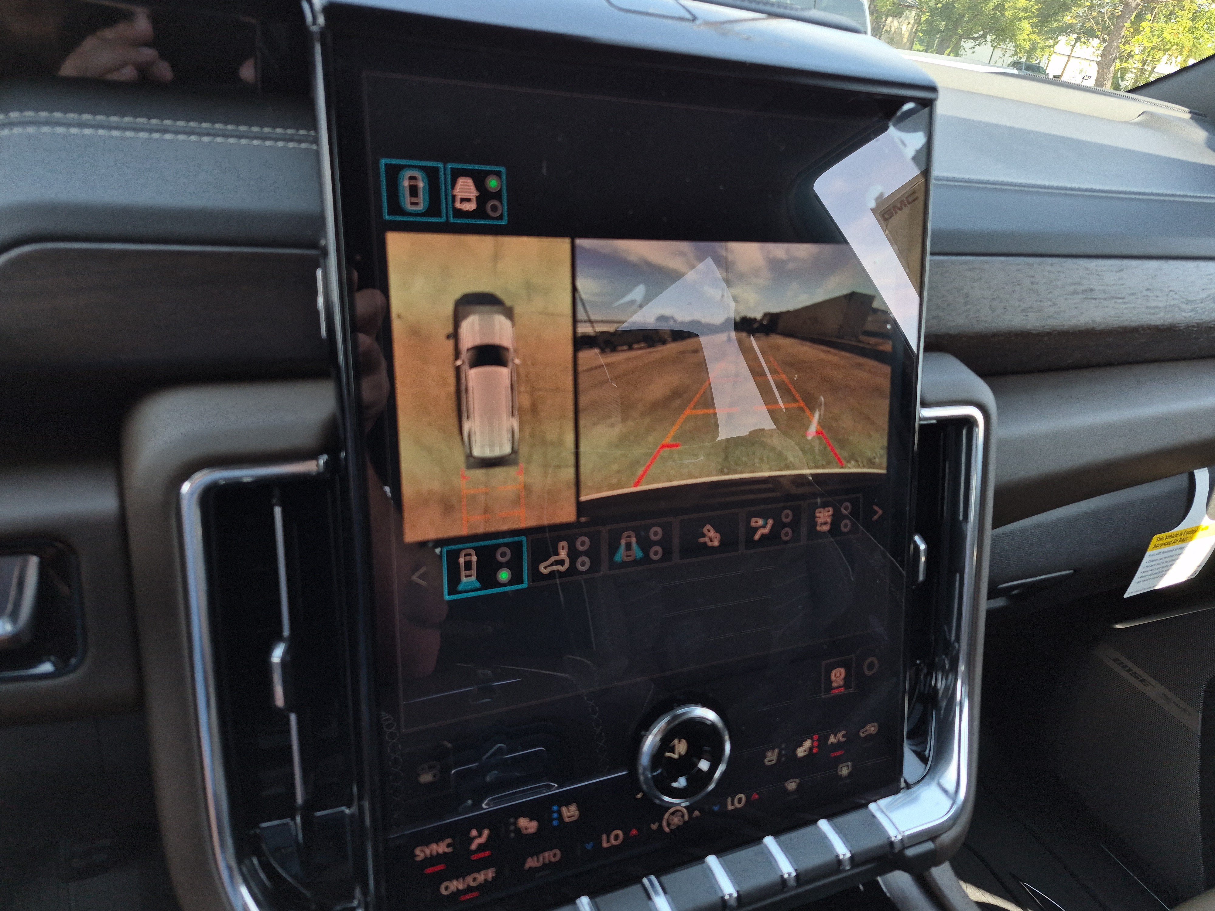 New 2026 GMC Yukon Denali Ultimate AWD/4WD image 17