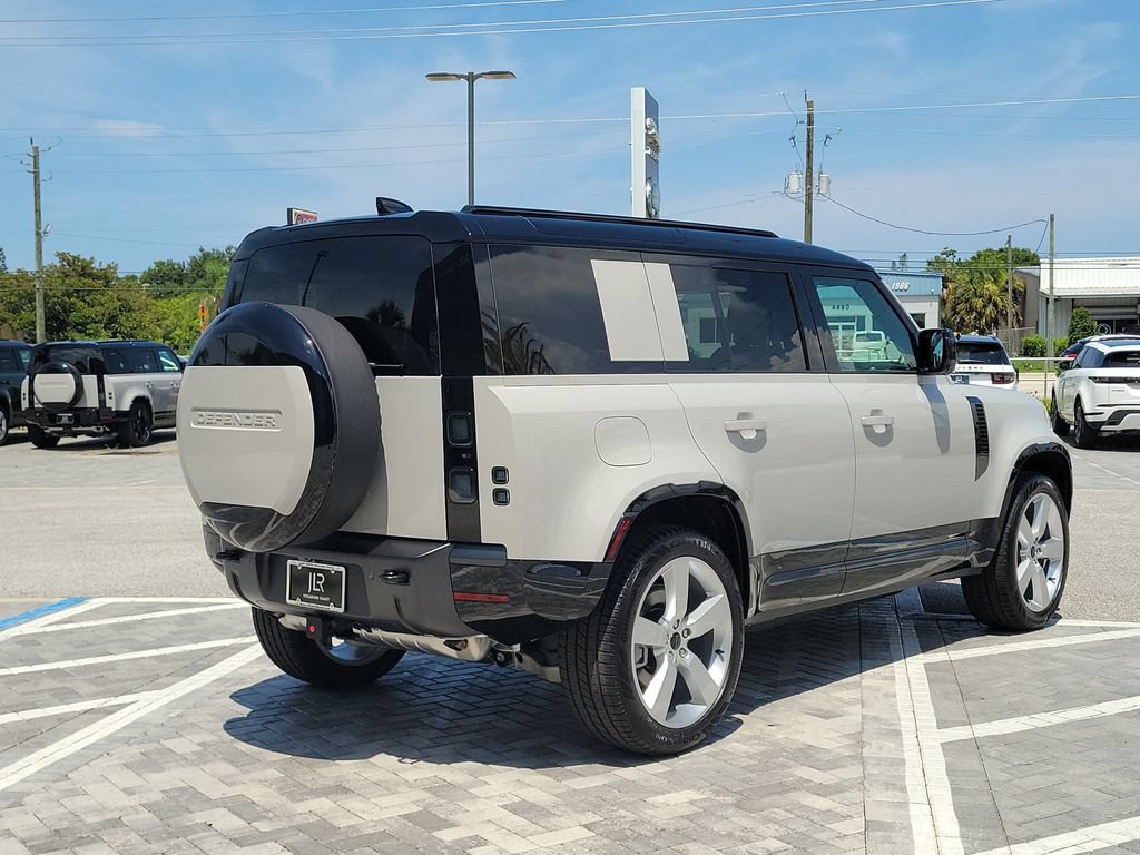 New 2026 Land Rover Defender 110 X-Dynamic SE AWD/4WD image 5