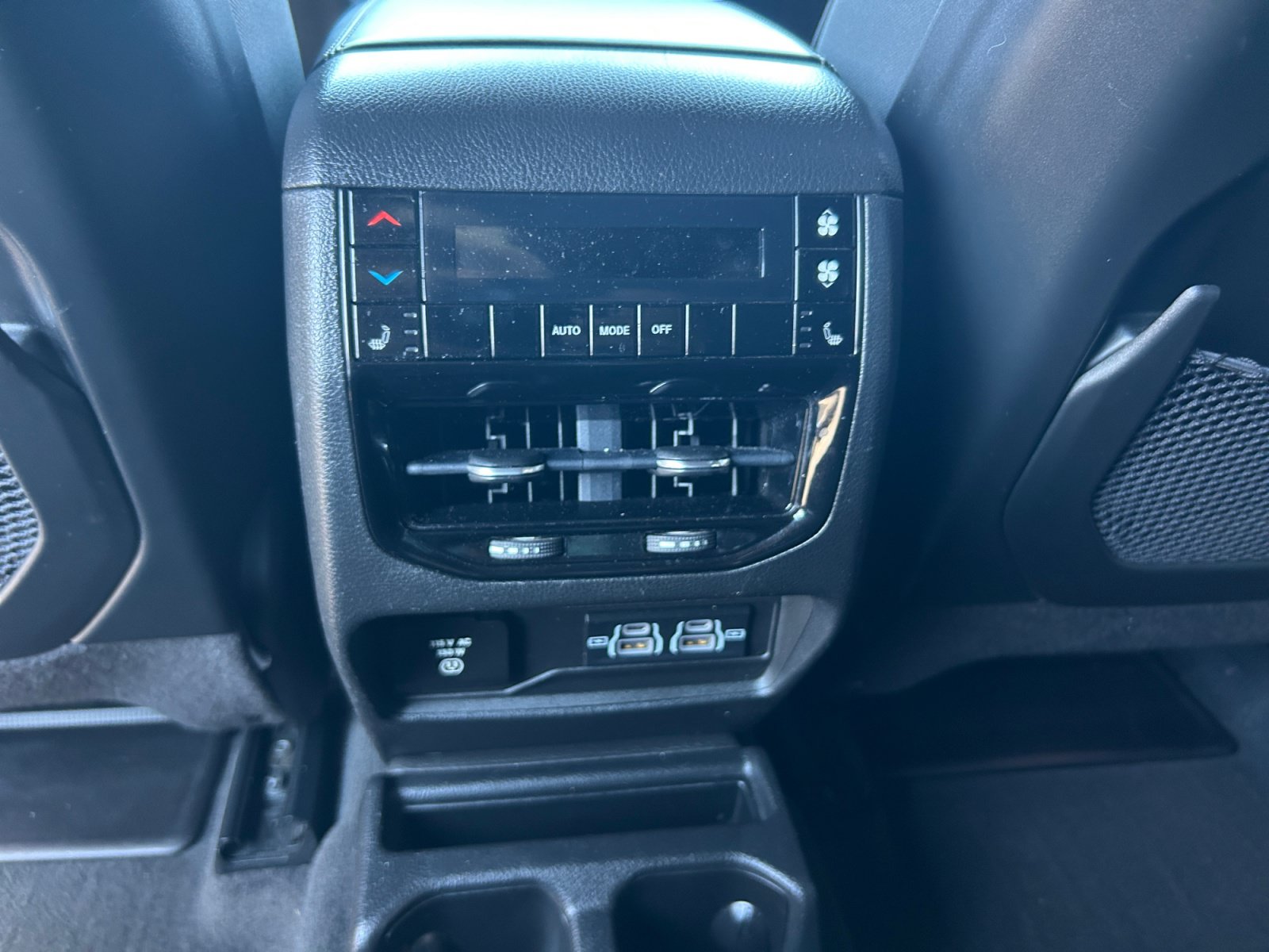 Used 2022 Jeep Grand Cherokee L Overland AWD/4WD image 31