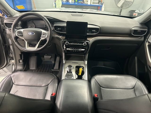 Used 2023 Ford Explorer Limited image 11
