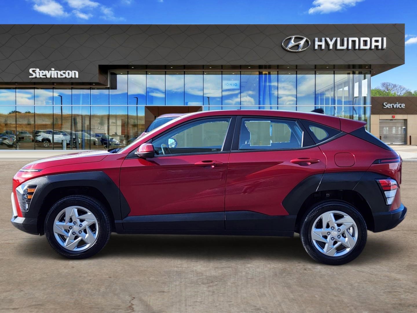 Certified 2024 Hyundai Kona SE image 2