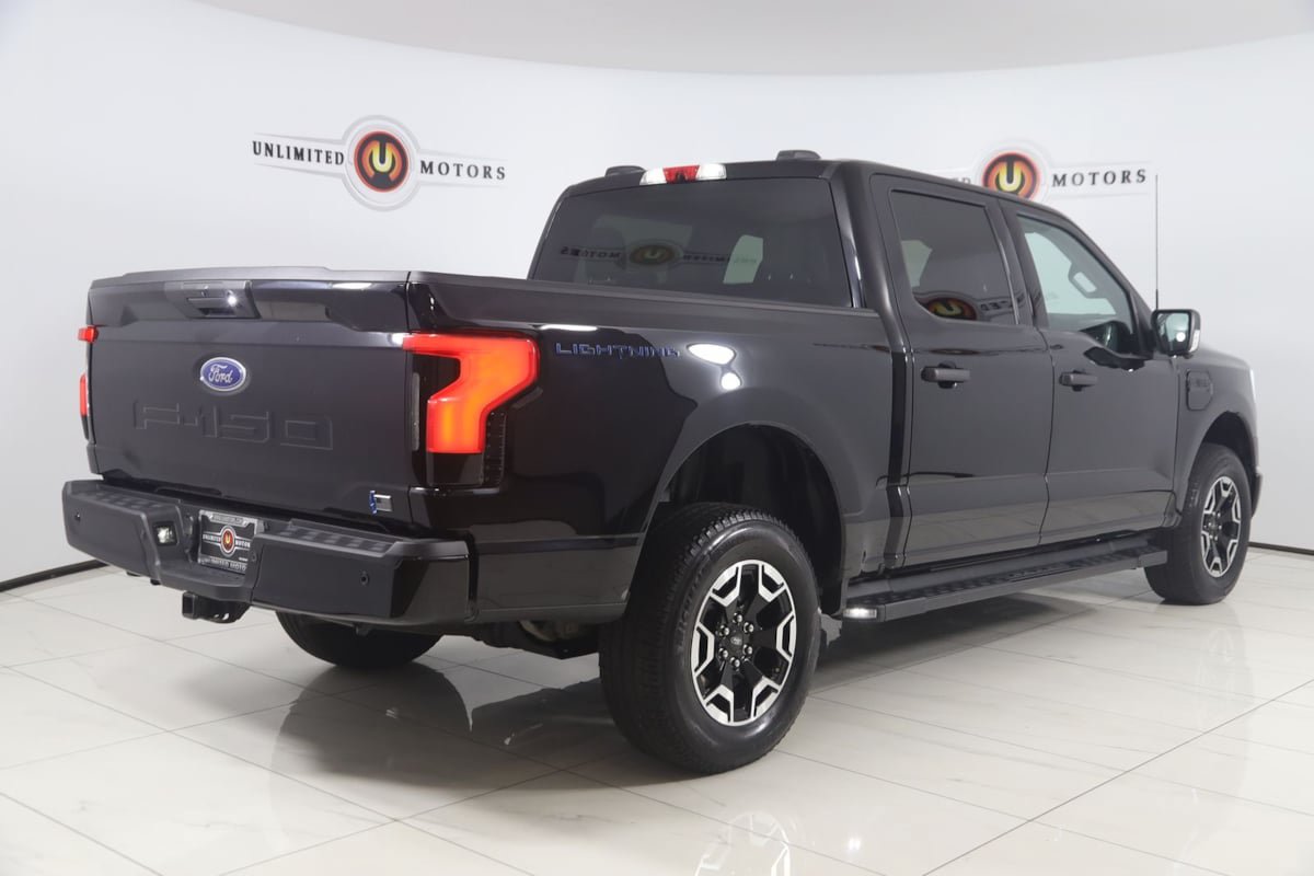 Used 2023 Ford F150 Lightning XLT AWD/4WD image 3