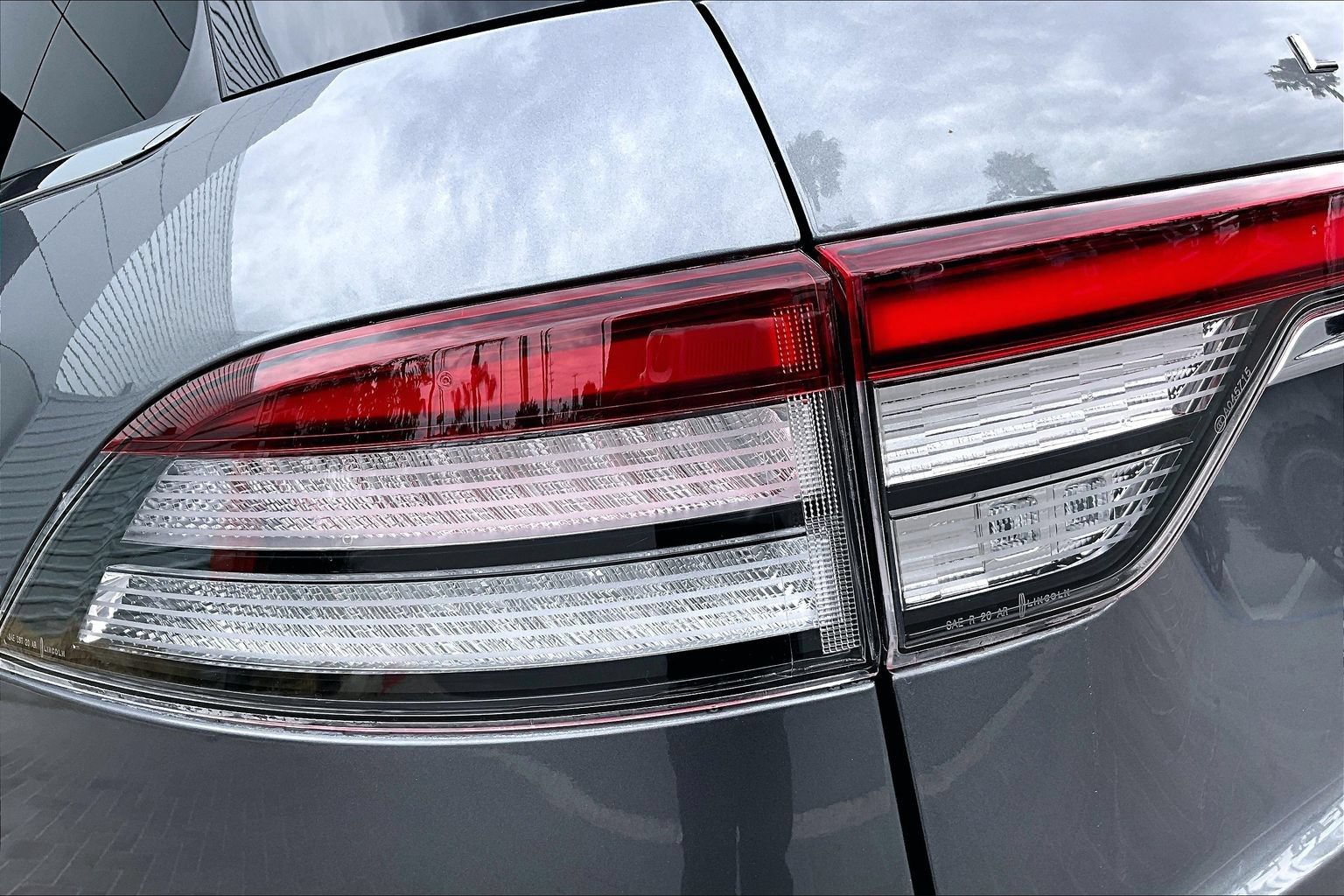 Used 2023 Lincoln Aviator Reserve w/ Class IV Trailer Tow Package RWD image 29