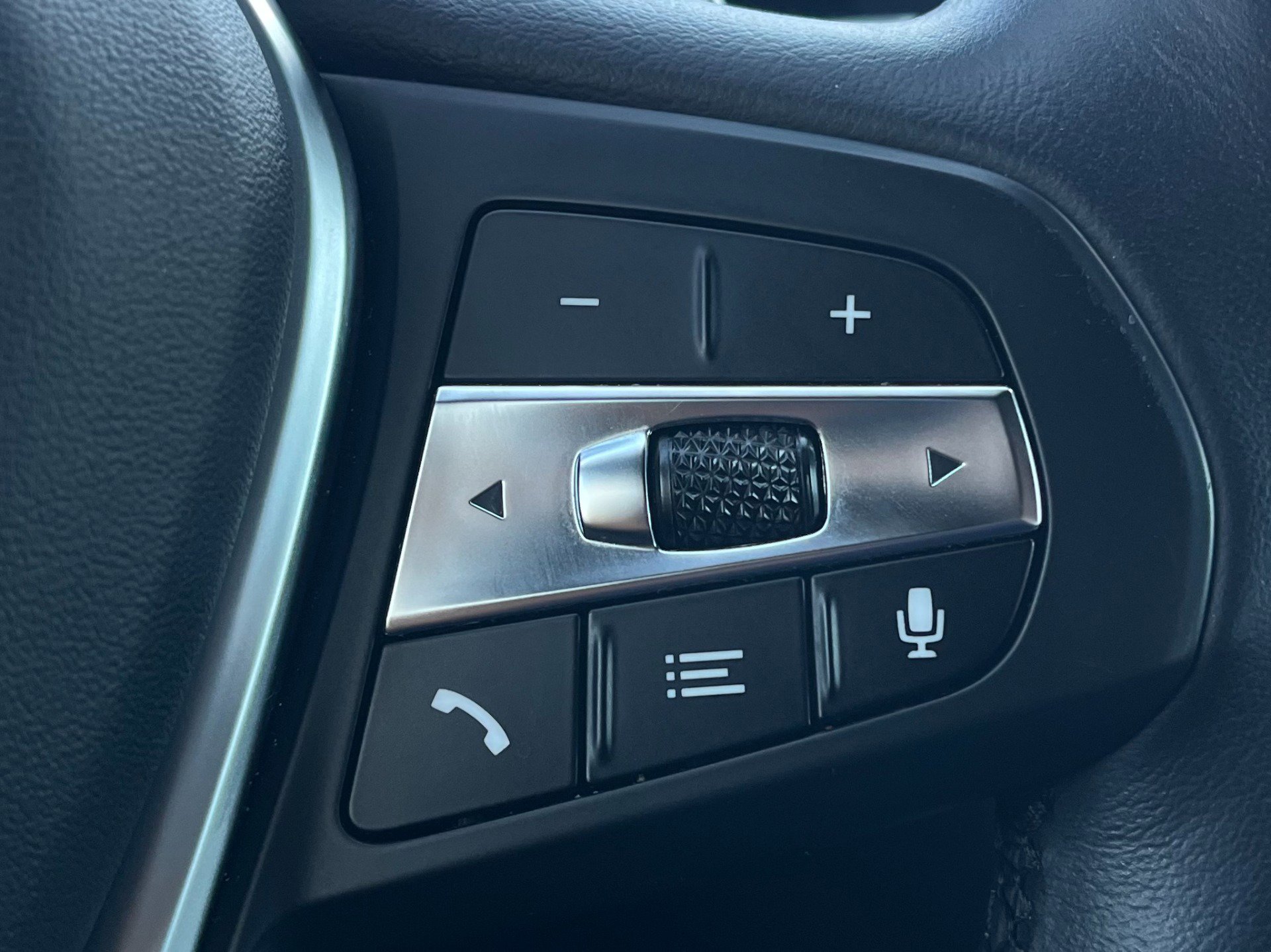 Used 2024 BMW 330i xDrive Sedan w/ Premium Package image 41