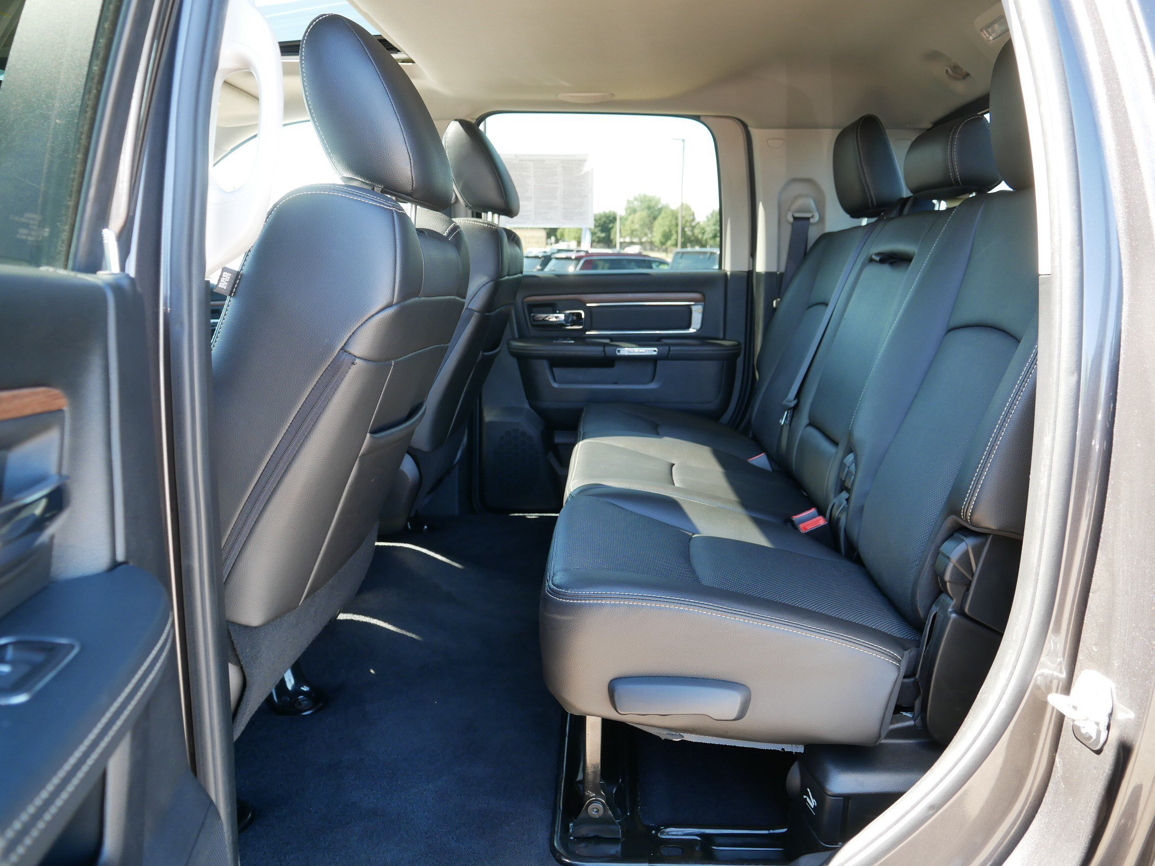 Used 2015 RAM 2500 Laramie AWD/4WD image 36