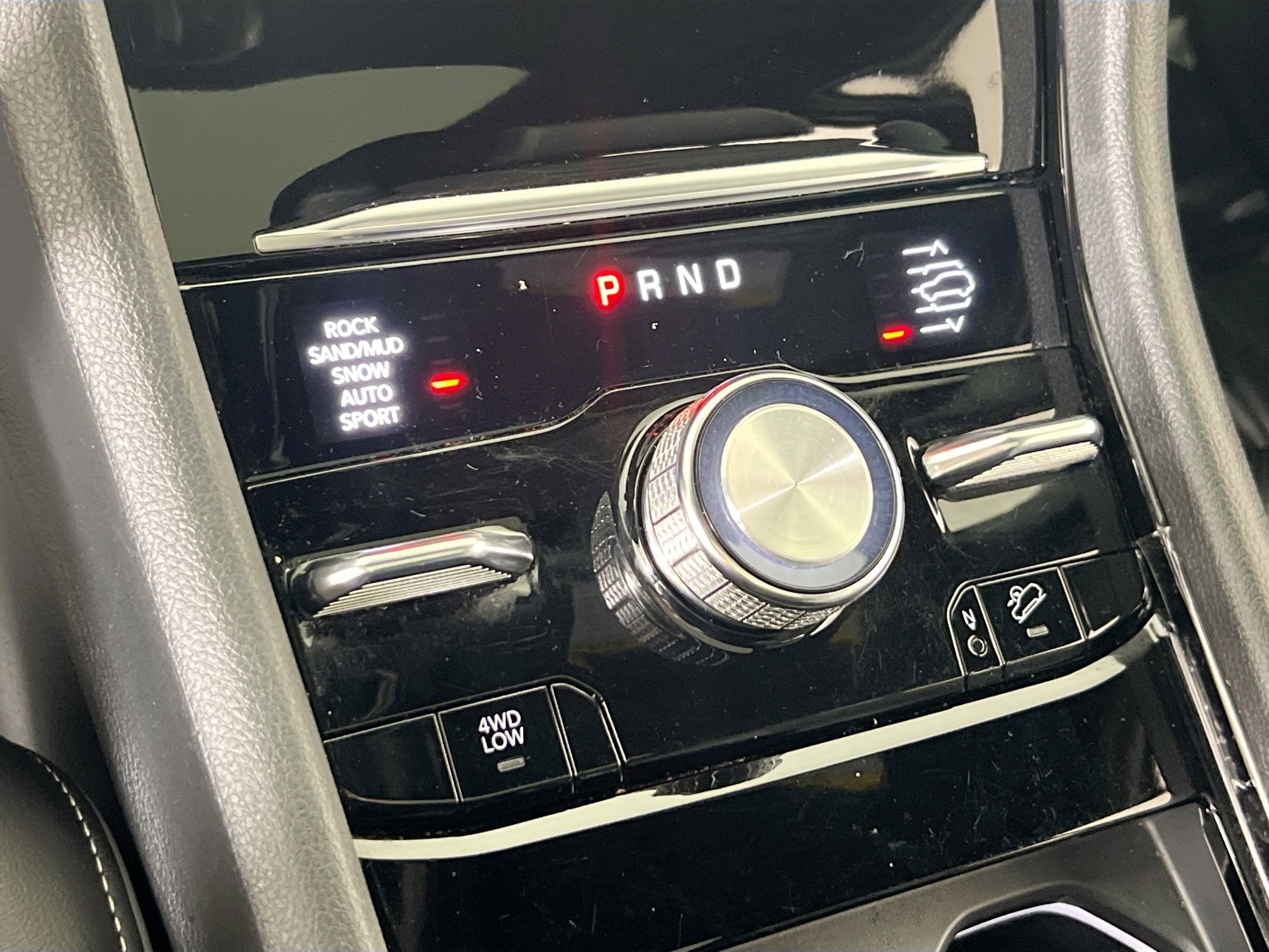 Used 2022 Jeep Grand Cherokee Overland w/ Adv Protech Group III image 17