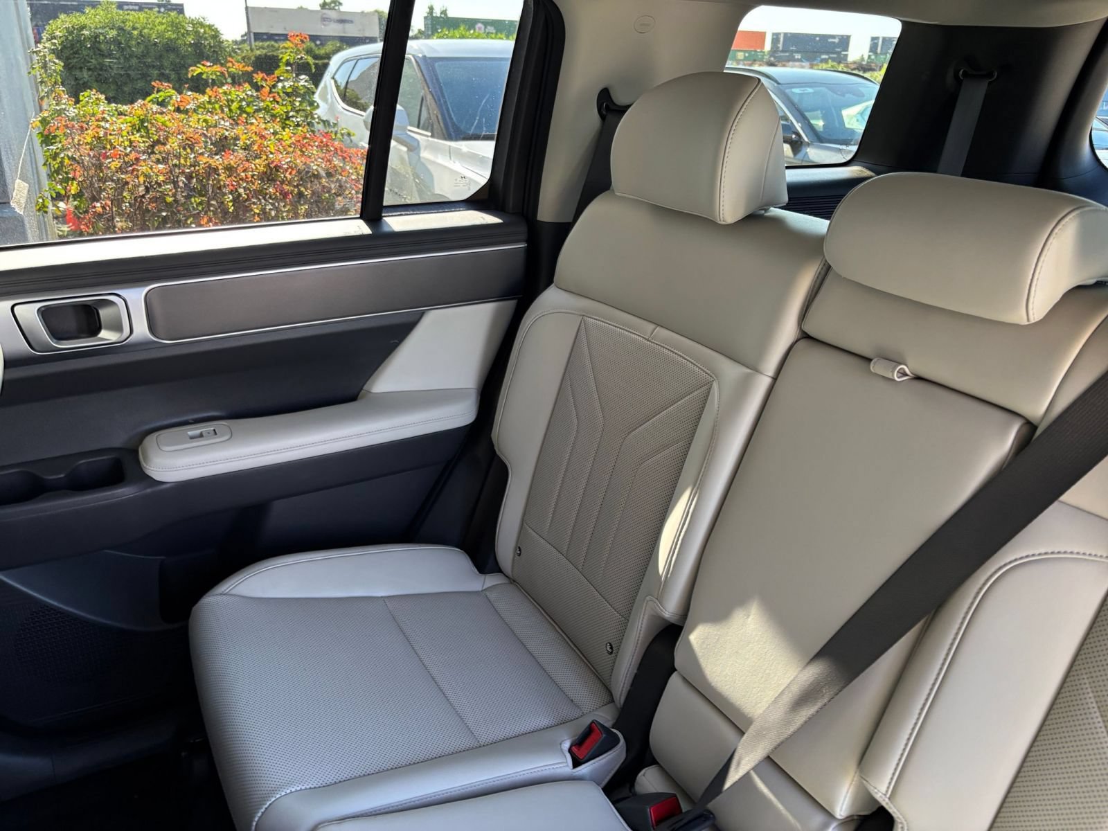 Used 2025 Hyundai Santa Fe SEL FWD image 40