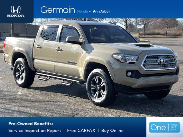 Used 2017 Toyota Tacoma TRD Sport image 1