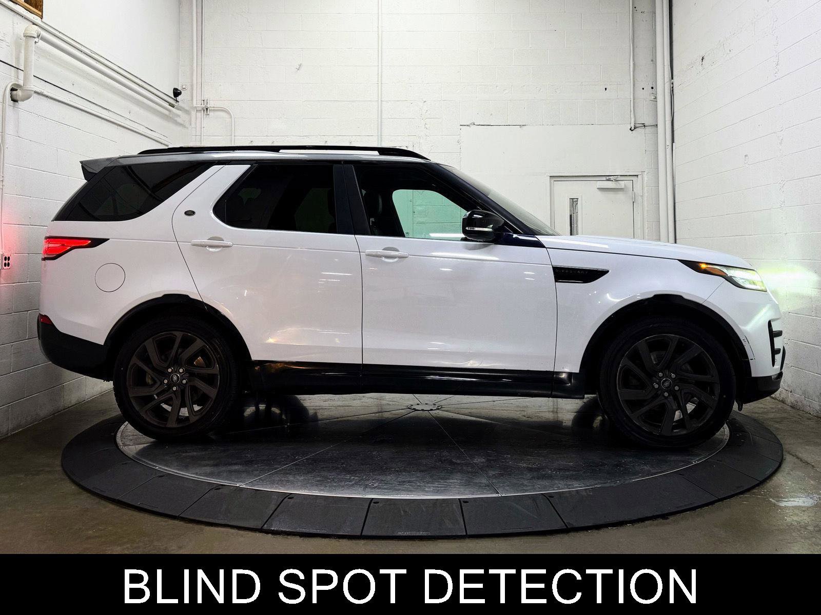 Used 2017 Land Rover Discovery HSE image 9