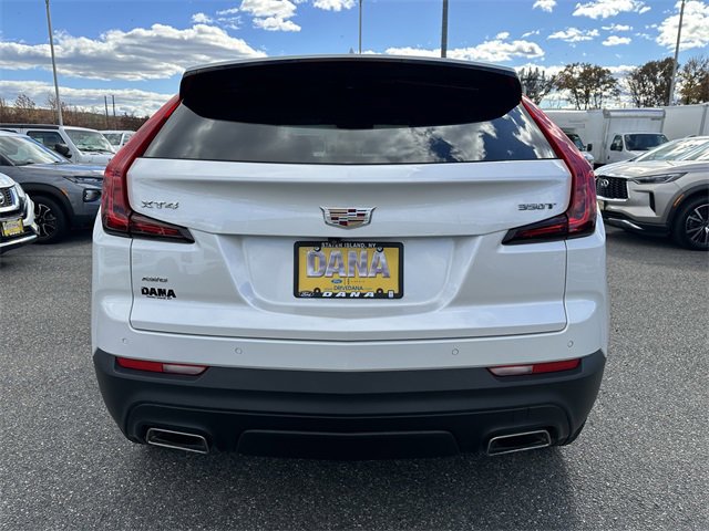 Used 2022 Cadillac XT4 Luxury w/ Cold Weather Package image 6