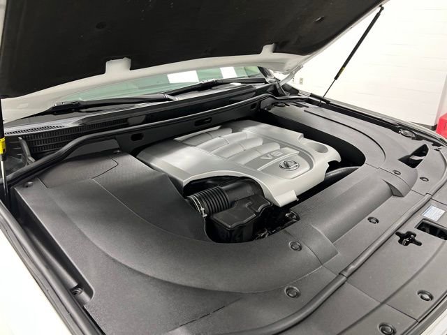 Used 2015 Lexus LX 570 4WD w/ Luxury Package image 61