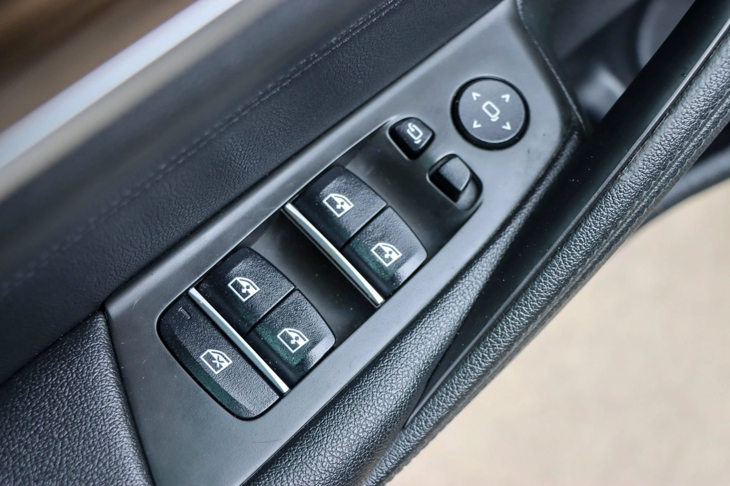 Used 2018 BMW 530e RWD image 14