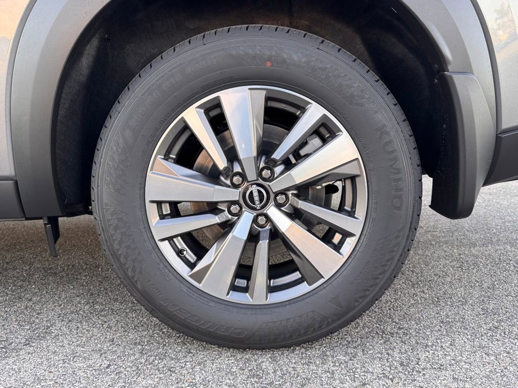 New 2025 Nissan Pathfinder SL image 8