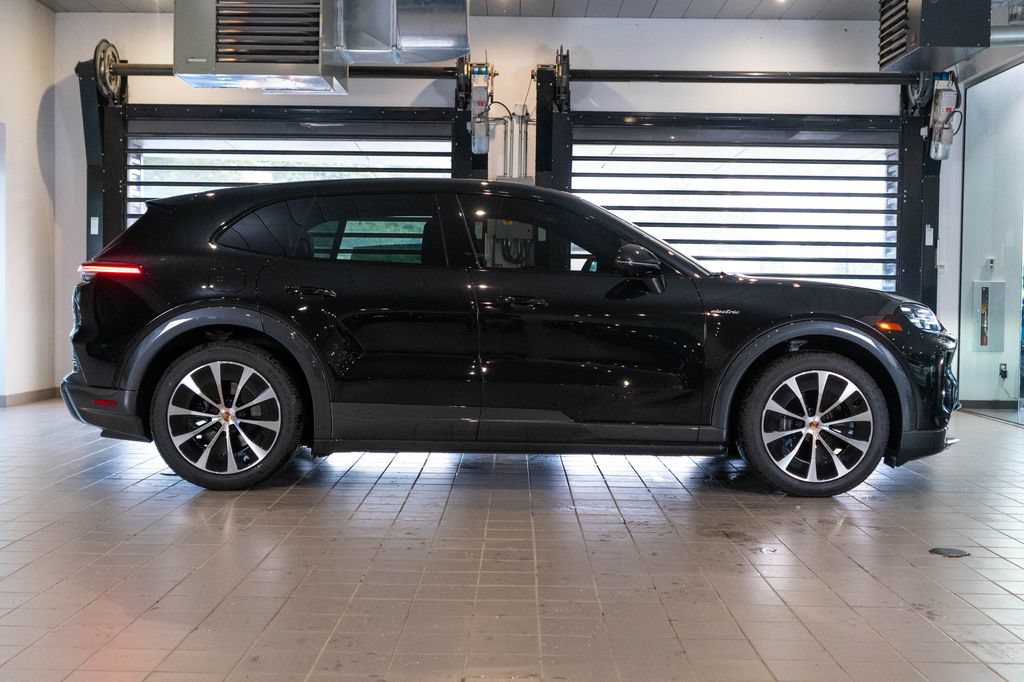 New 2026 Porsche Cayenne Electric AWD/4WD image 11