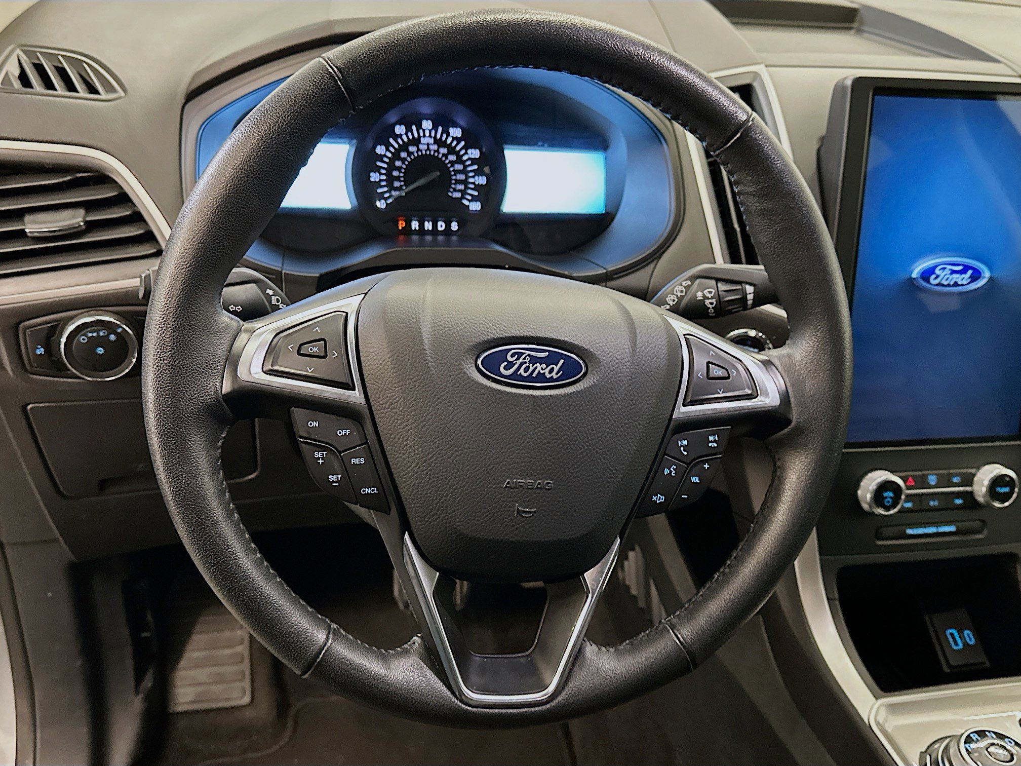 Used 2024 Ford Edge SEL image 18