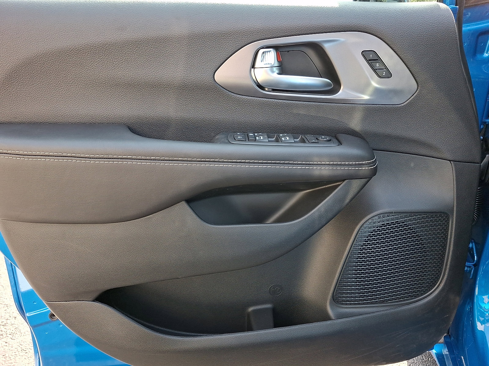 New 2026 Chrysler Pacifica Select image 8