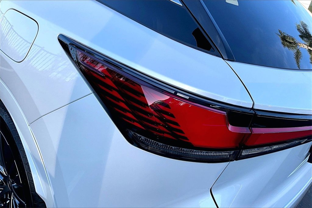 Used 2024 Lexus RX 450h AWD w/ Luxury Package image 28