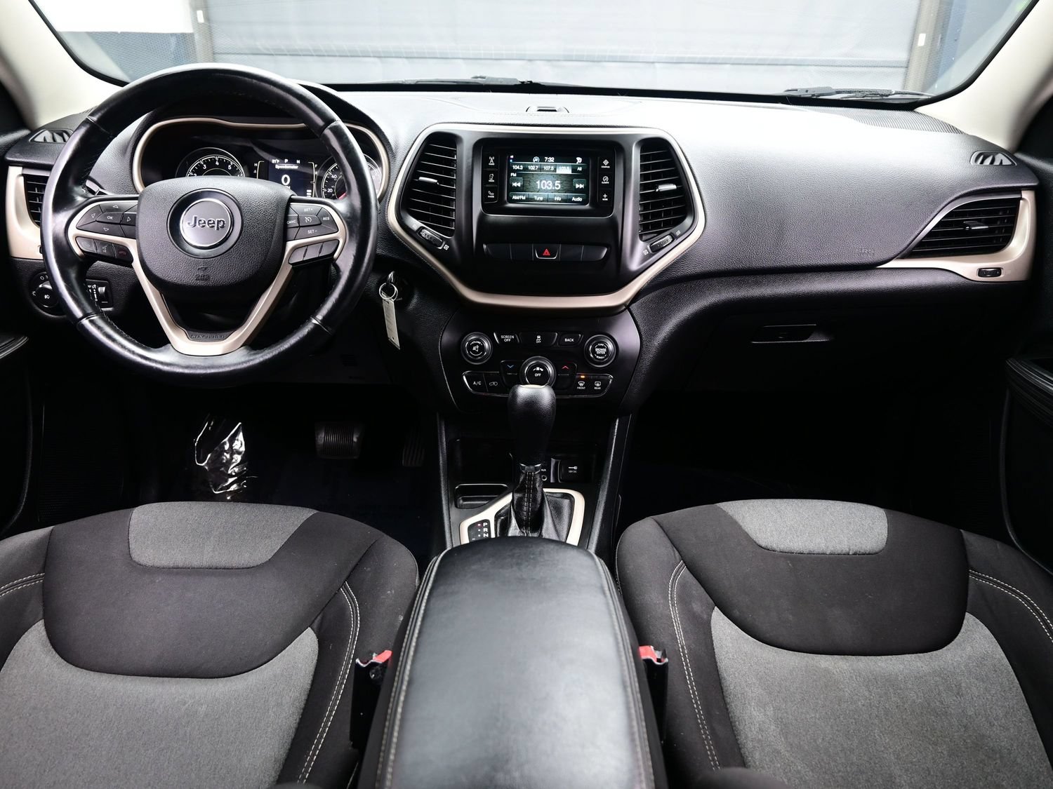 Used 2014 Jeep Cherokee Latitude FWD image 19