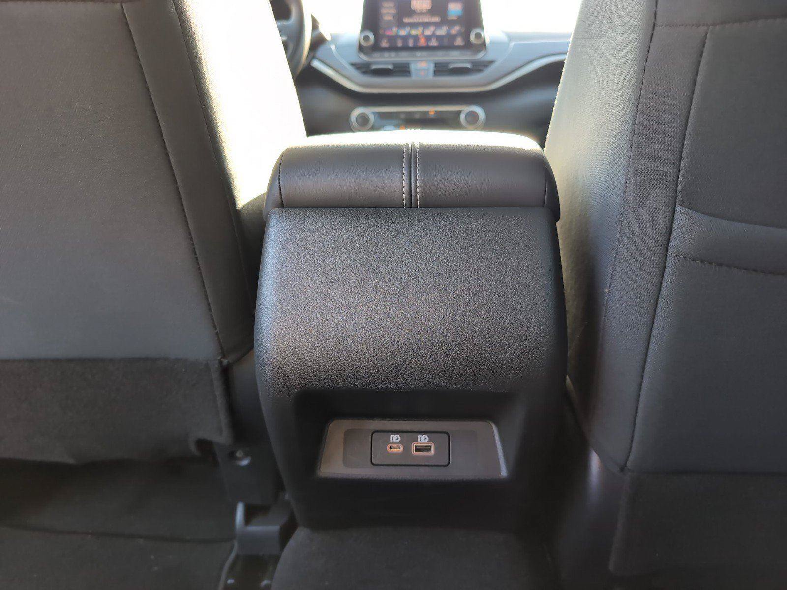 Used 2023 Nissan Altima 2.5 SV FWD image 34