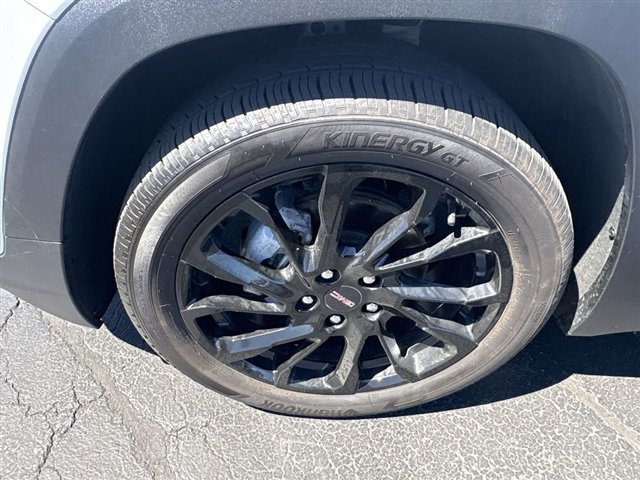 Used 2023 GMC Terrain SLE w/ Driver Convenience Package image 31