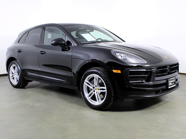 Certified 2023 Porsche Macan image 9