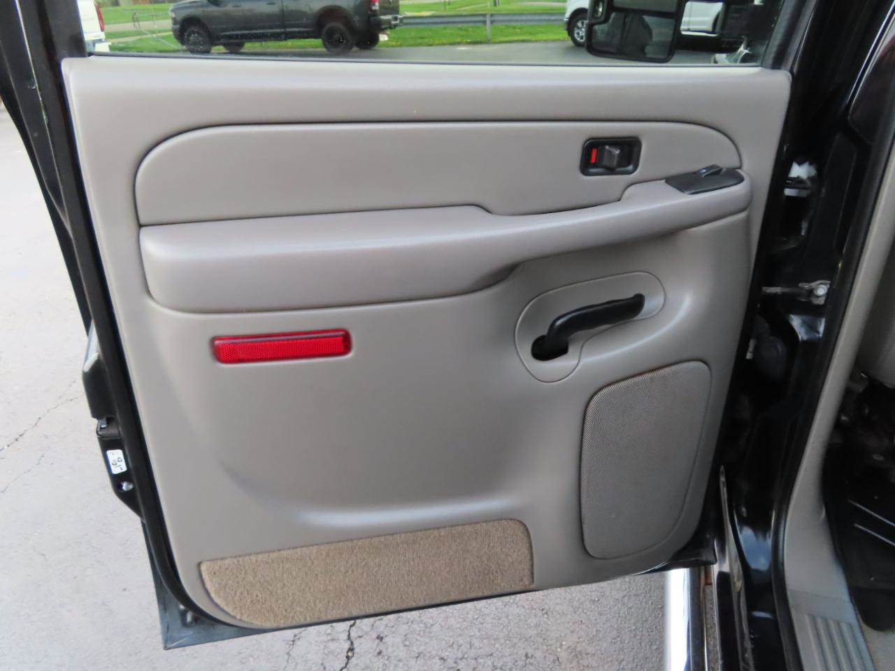 Used 2005 Chevrolet Silverado 2500 LT w/ Heavy-Duty Power Package image 40