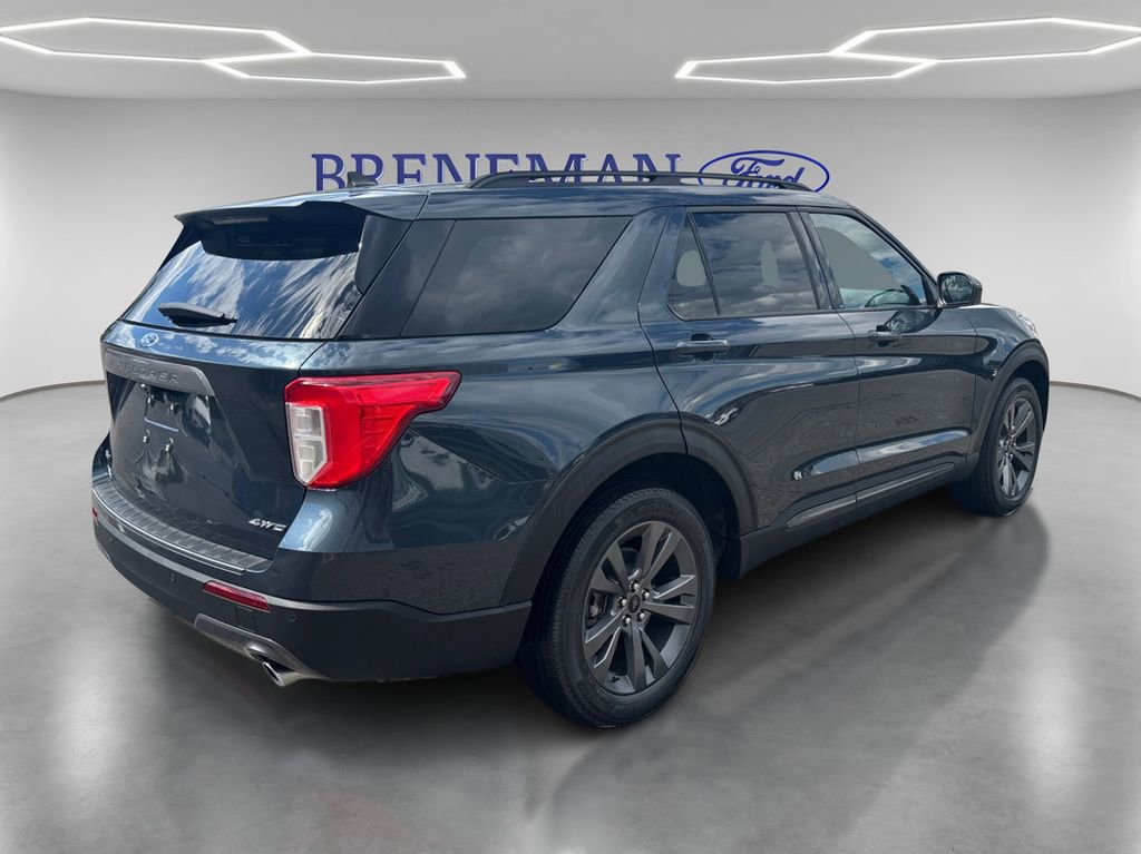 Certified 2022 Ford Explorer XLT w/ Equipment Group 202A AWD/4WD image 5