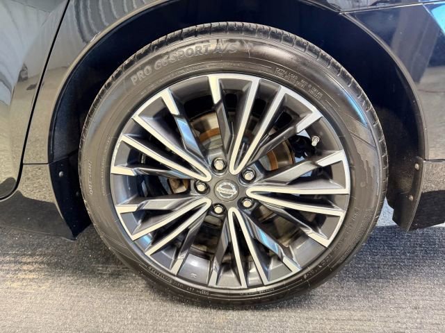 Used 2017 Nissan Maxima Platinum w/ Medallion Package image 15