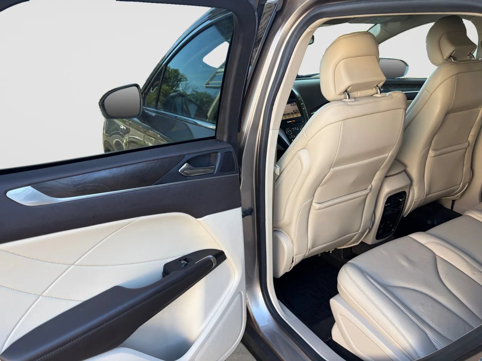 Used 2019 Lincoln MKC Reserve AWD/4WD image 14