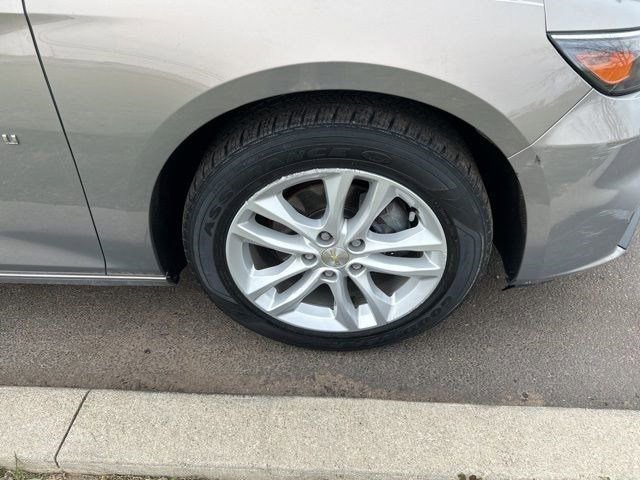 Used 2017 Chevrolet Malibu LT image 42