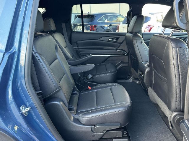 Certified 2025 Chevrolet Traverse LT FWD image 19
