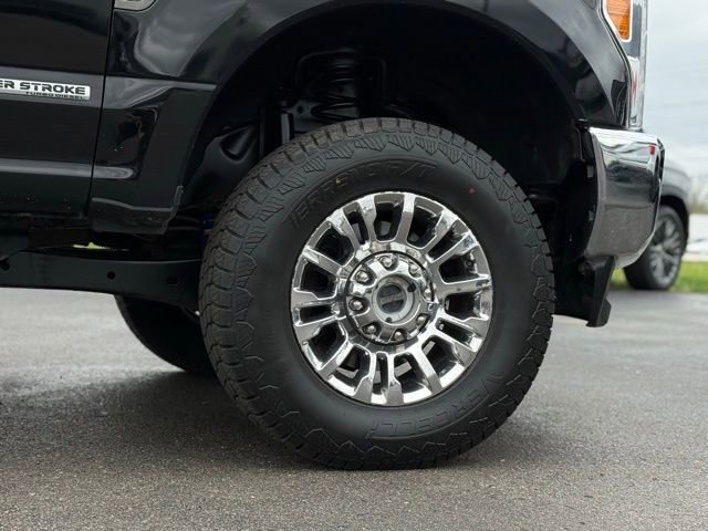 Used 2017 Ford F250 Lariat w/ Lariat Ultimate Package AWD/4WD image 49