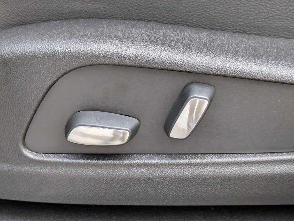 Certified 2025 Cadillac XT5 Luxury image 22