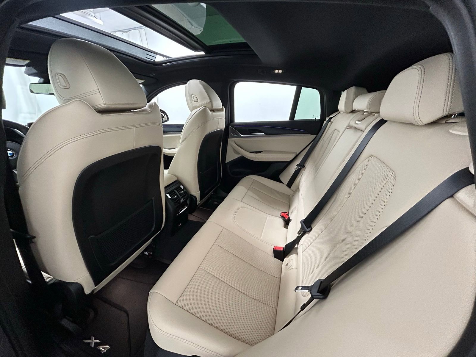 Used 2025 BMW X4 xDrive30i w/ M Sport Package image 35