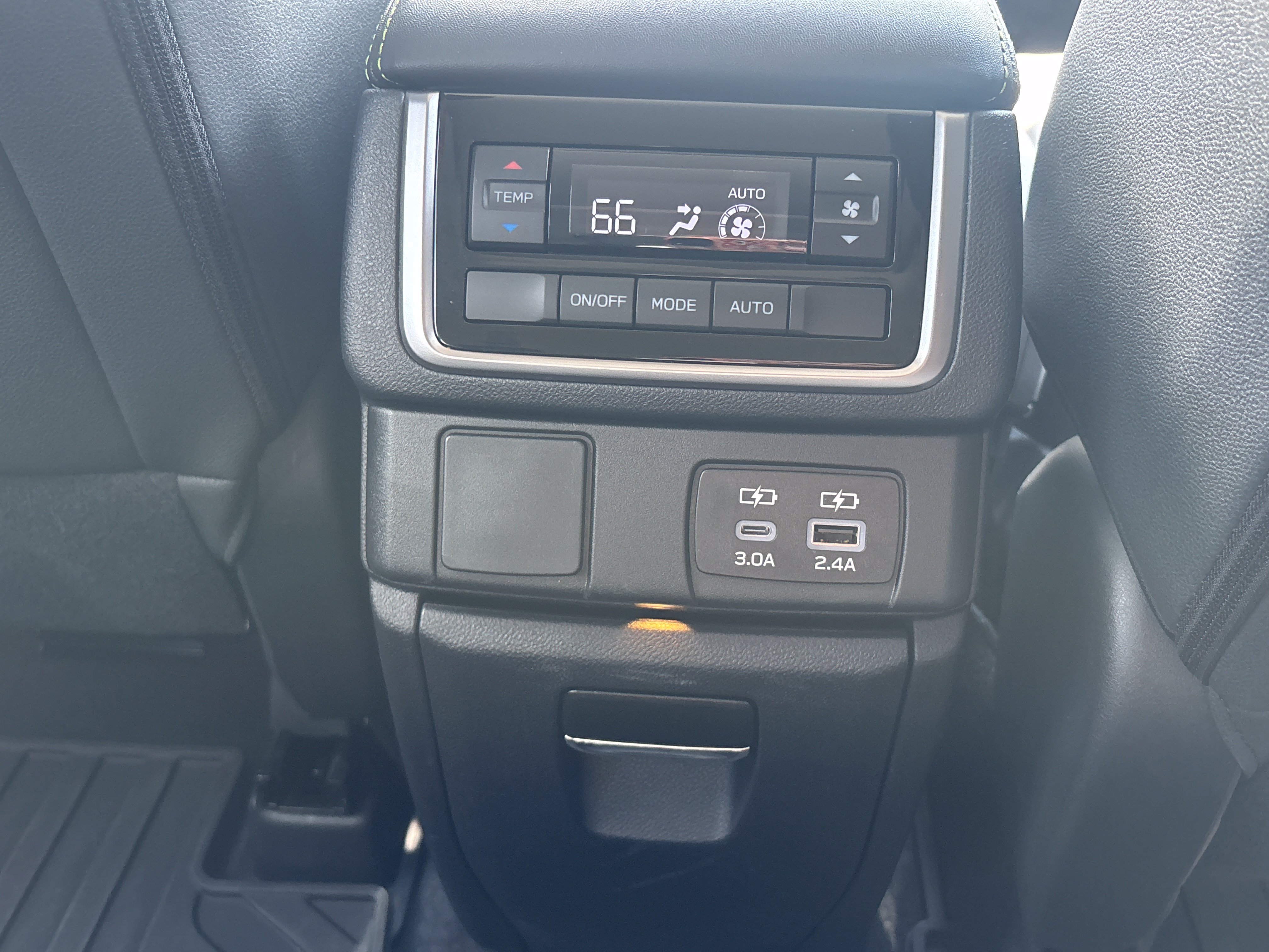 Used 2024 Subaru Ascent Onyx Edition AWD/4WD image 10