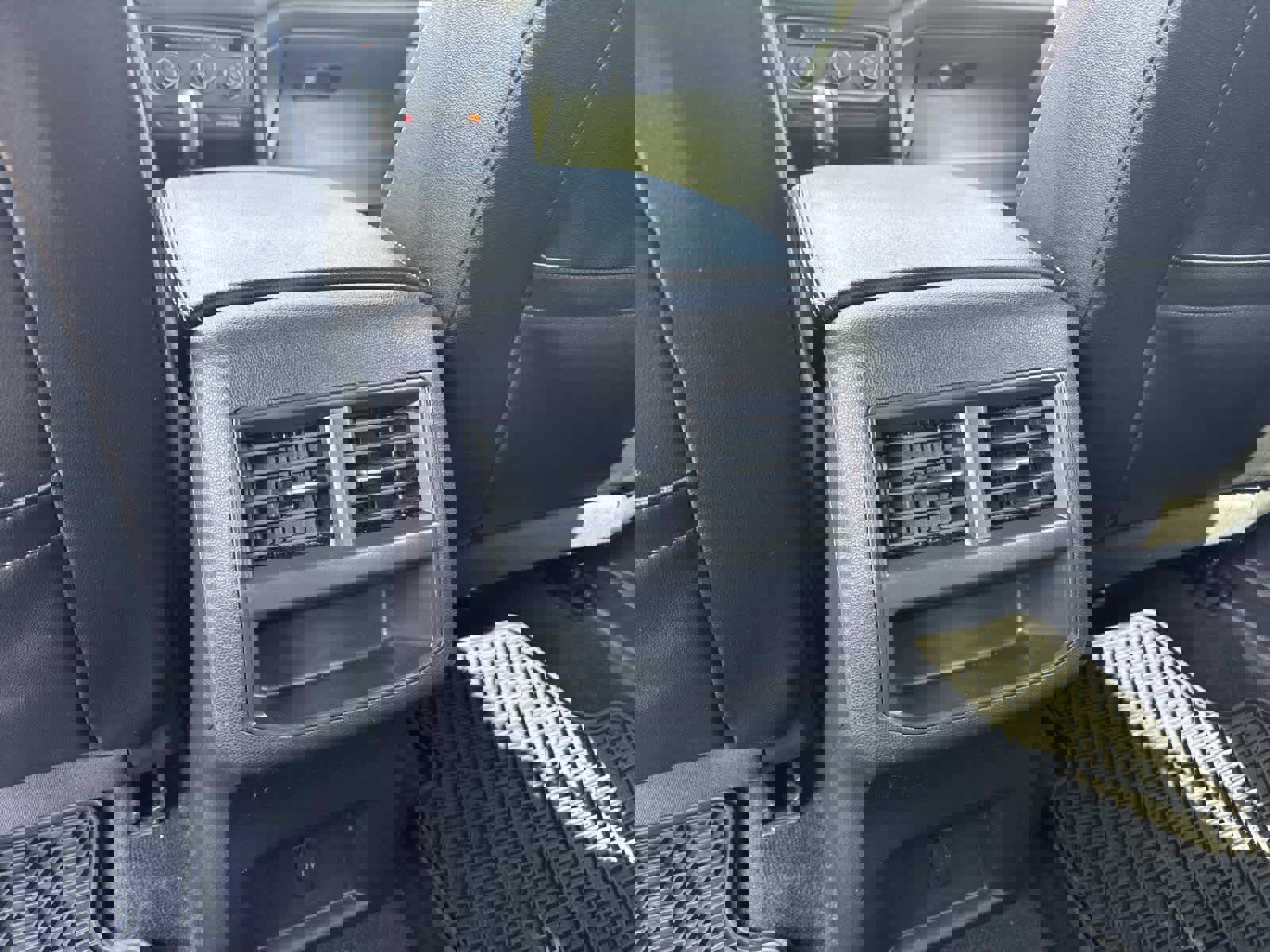 Used 2022 Volkswagen Atlas Cross Sport SE image 15