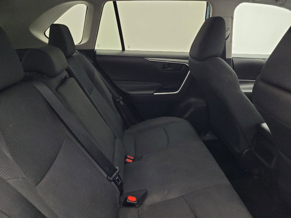 Used 2020 Toyota RAV4 LE image 19
