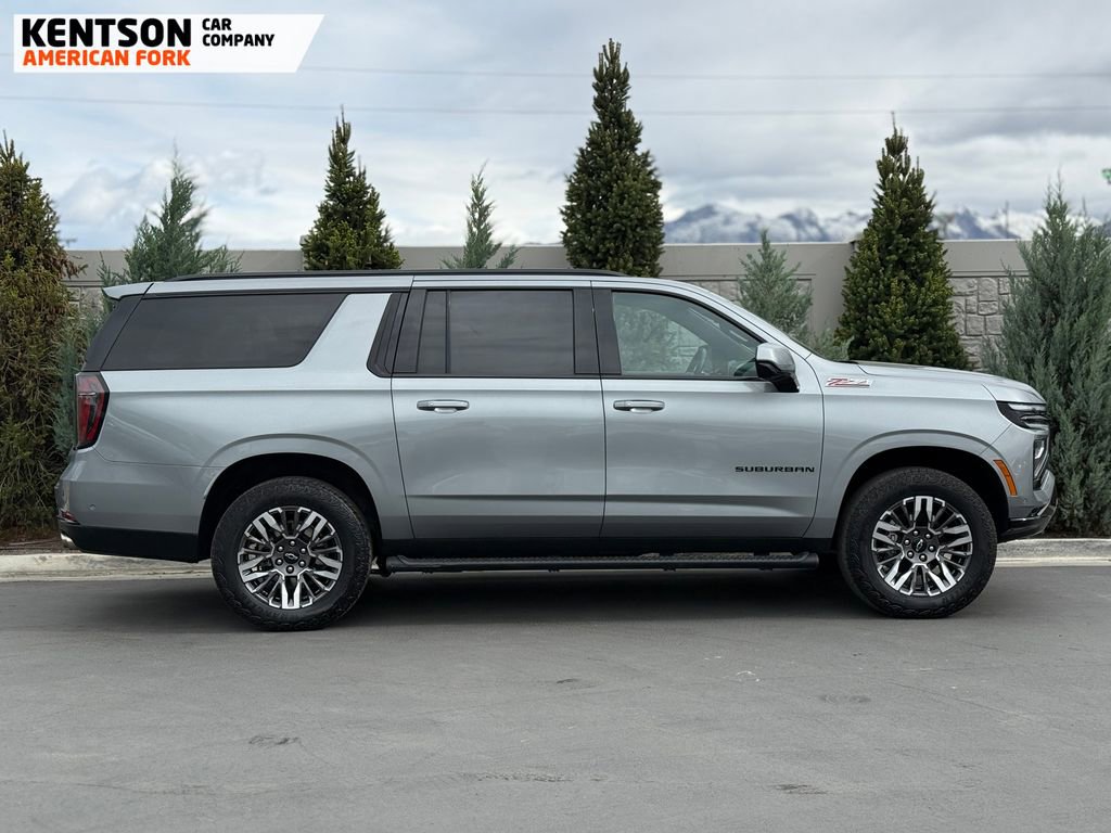 Used 2025 Chevrolet Suburban Z71 AWD/4WD image 11