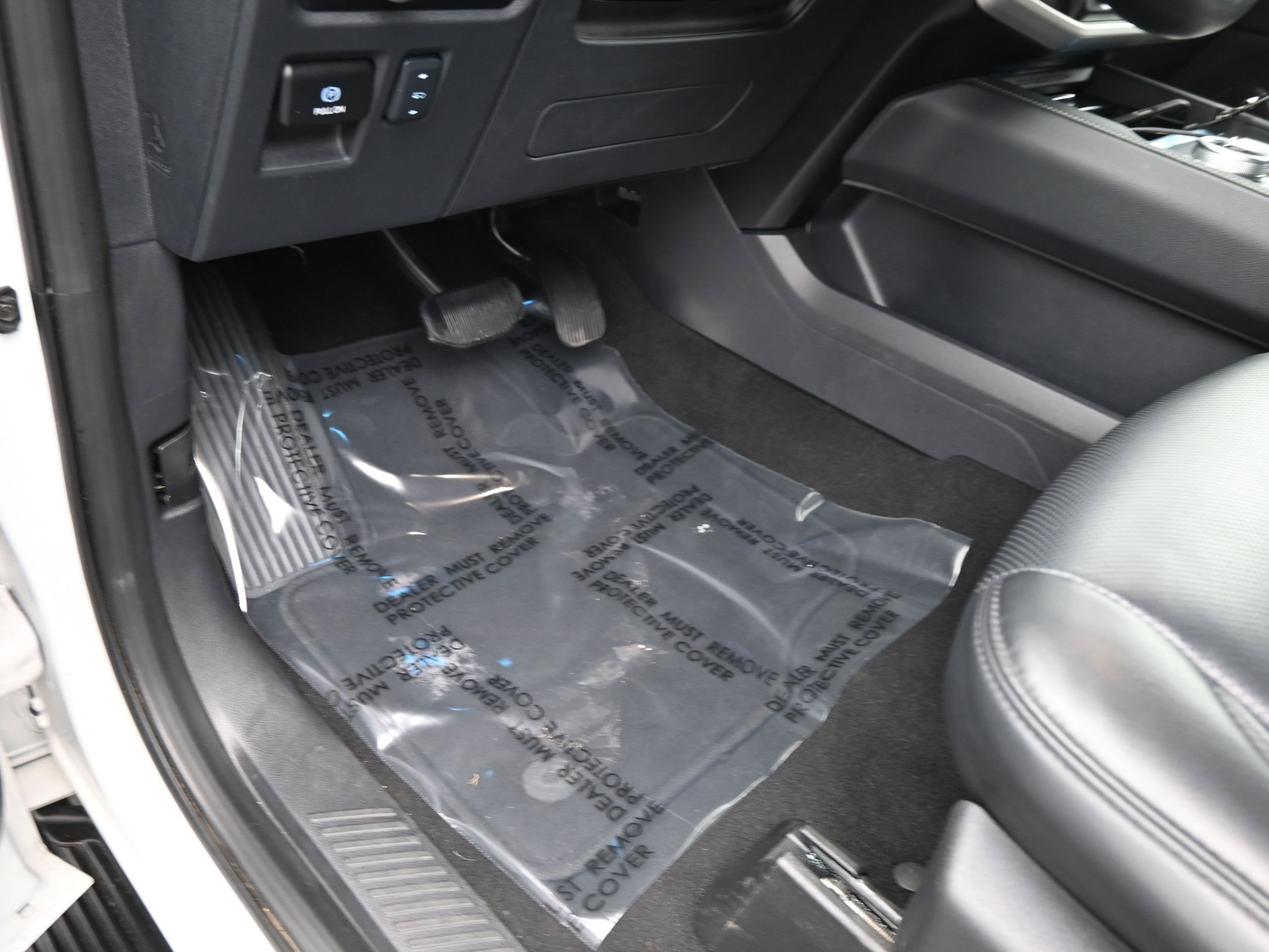 Used 2024 Ford Expedition Max XLT image 17