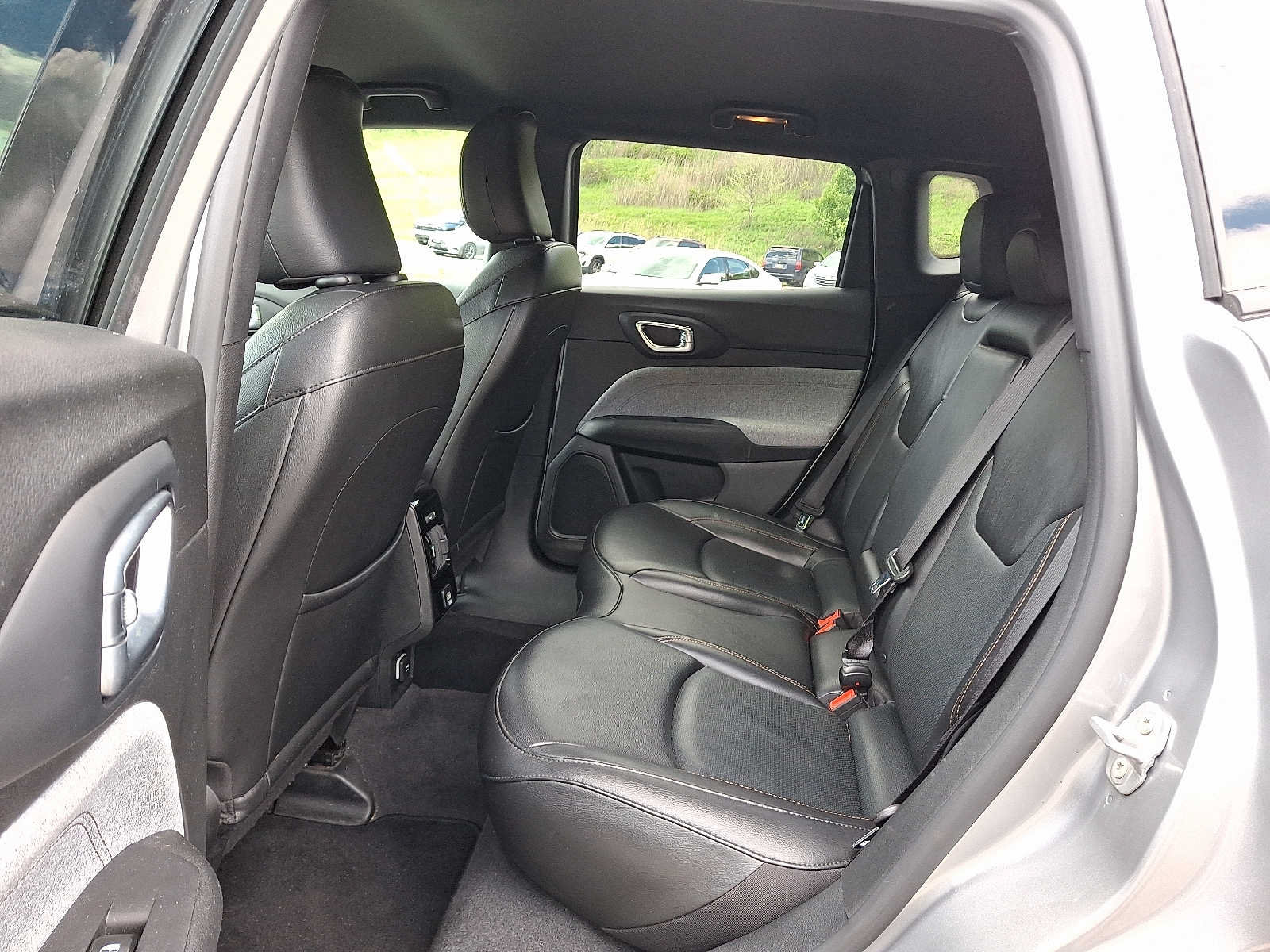 Used 2023 Jeep Compass Latitude AWD/4WD image 10