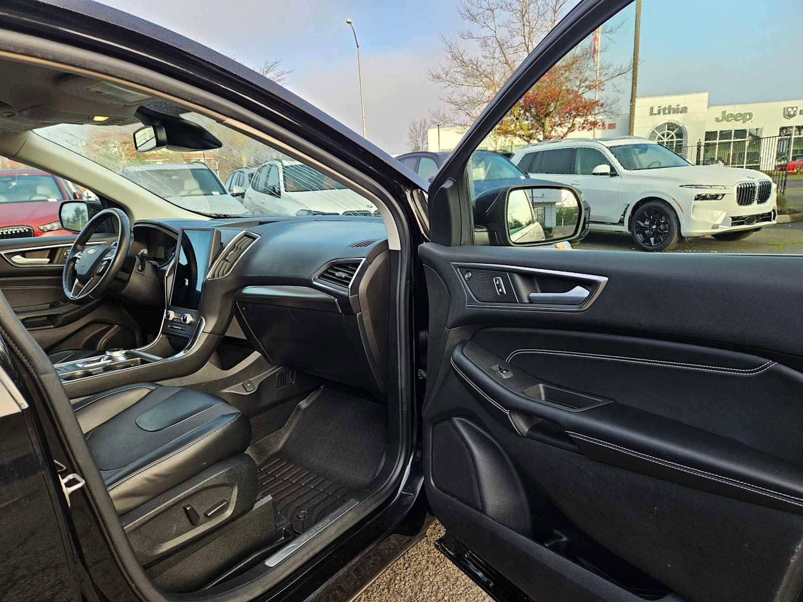 Used 2022 Ford Edge Titanium w/ Equipment Group 301A image 10